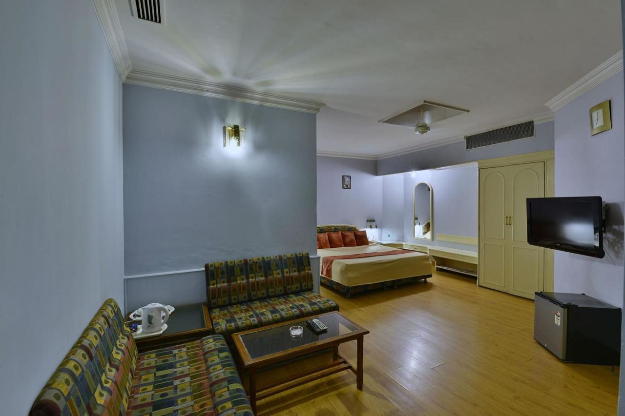 Hotel Surendra Vilas Bhopal Buitenkant foto